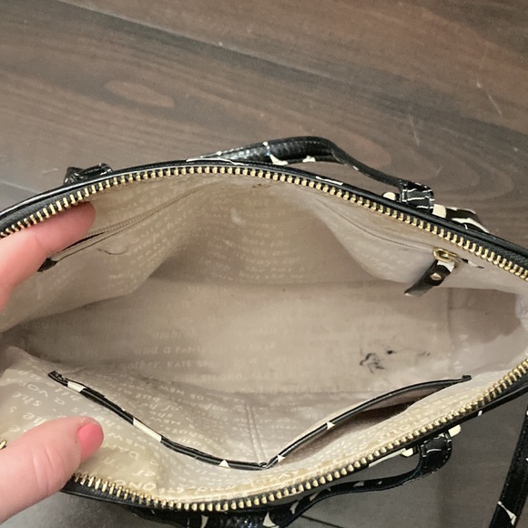 Kate spade black and white crossover - Picture 2 of 4